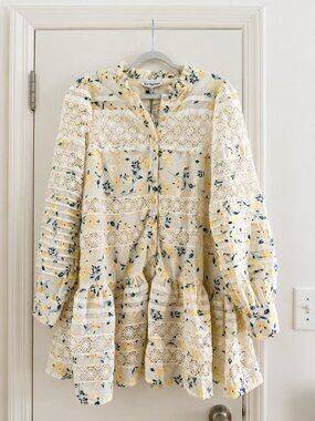 NWT "En Saison" Lou Lou Floral Lace Long Sleeve Dress- Size Medium